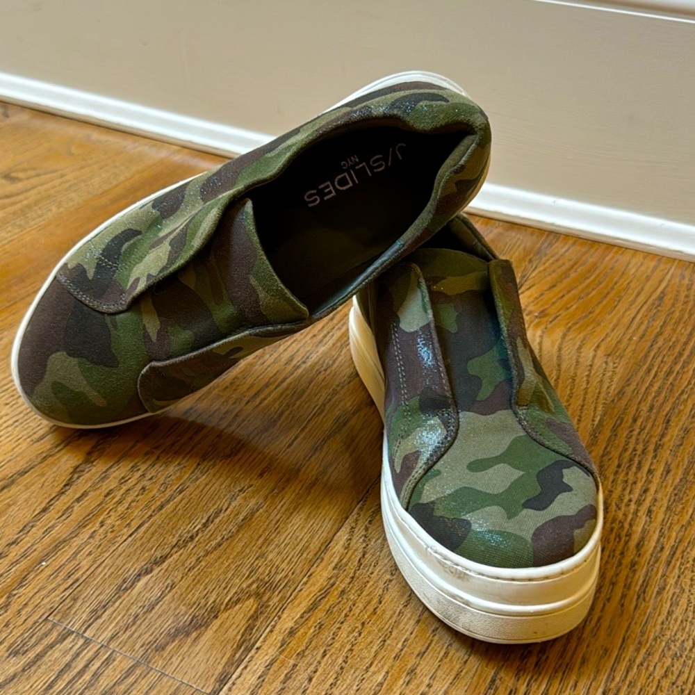 J Slides leather camouflage slip on shoe Size 7